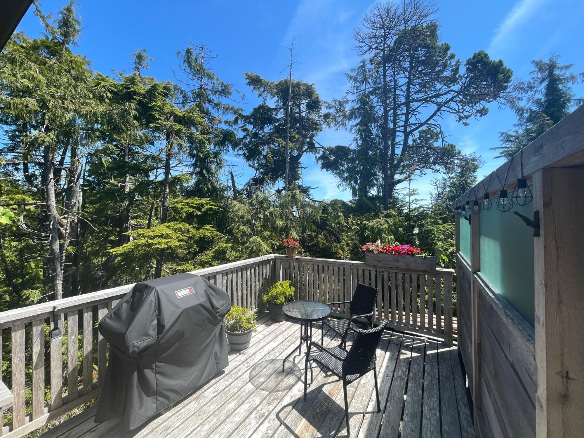 Brown'S Beach Guest Suite Ucluelet Exterior photo